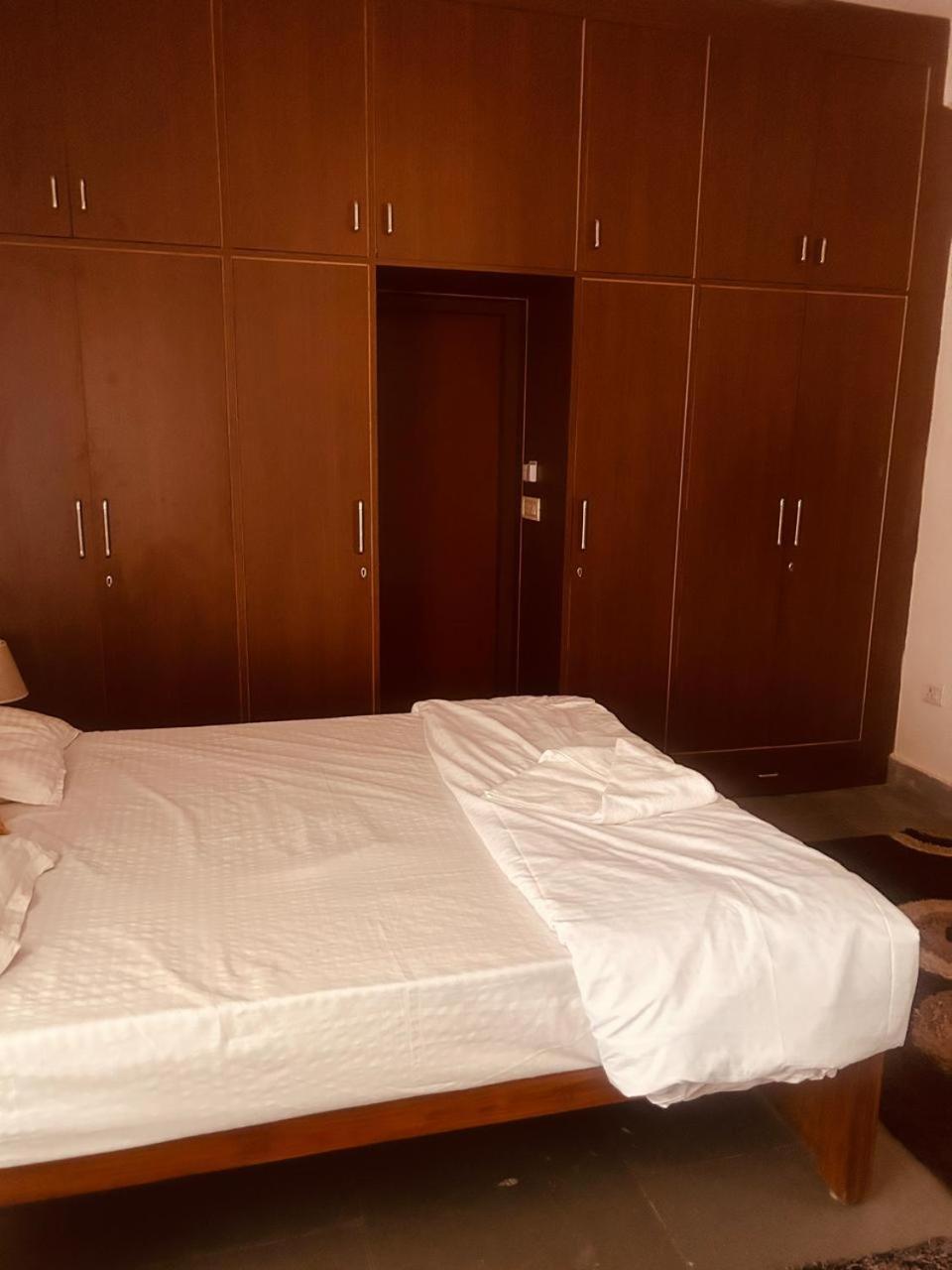 The English Gaon 4 Bhk Μποπάλ Εξωτερικό φωτογραφία