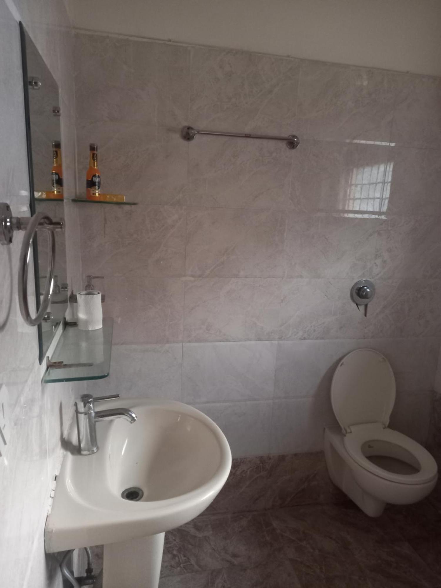 The English Gaon 4 Bhk Μποπάλ Εξωτερικό φωτογραφία